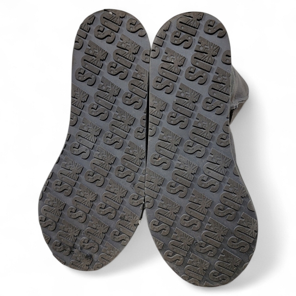 Ugg Women's Bailey Two Button High-Top Sheepskin Boot Size 9 - Picture 10 of 10